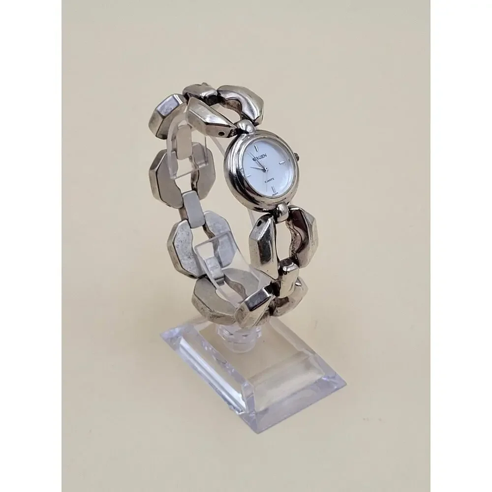 Vintage Gruen Ladies Watch Swiss Quartz ETA 902.104 Silver Tone Bracelet Rare
